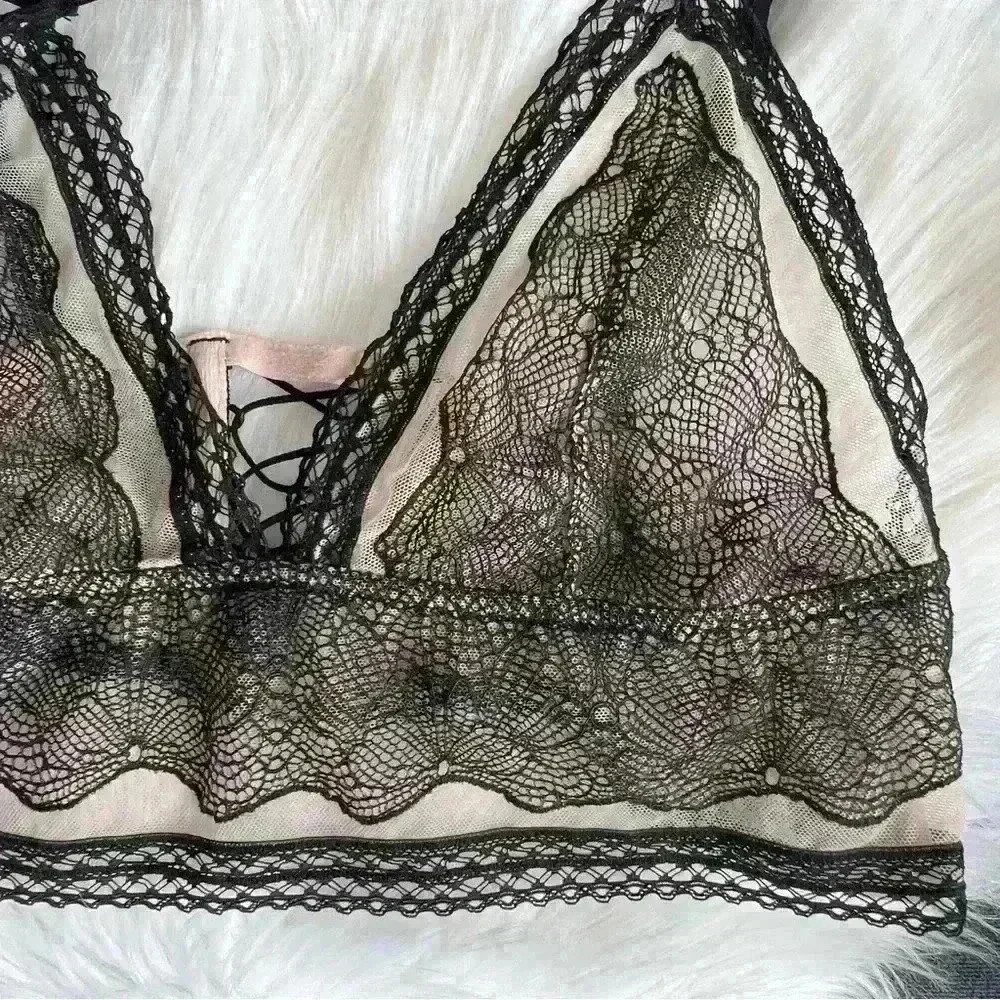 VS Victorias Secret L Very Sexy Bralette Bra Nude Black Lace Unlined